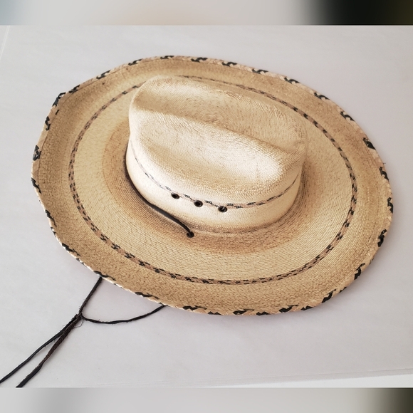 The Lonestar® one size beautifully crafted cattleman pinto palm hats - Picture 9 of 12